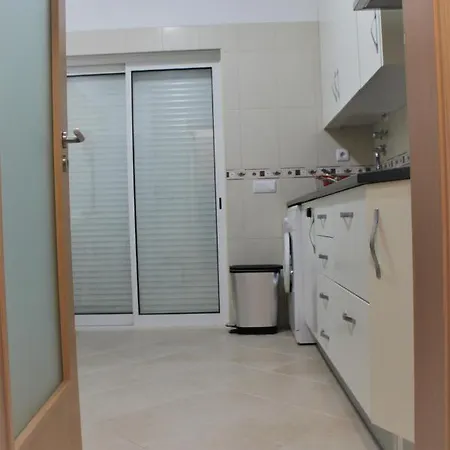 Casa Camoes, Near Airport, 4km Beach Διαμέρισμα *